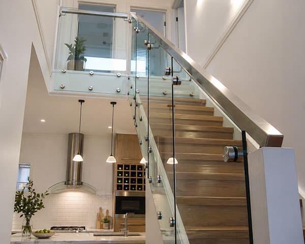 Semi-frameless glass balustrade with posts