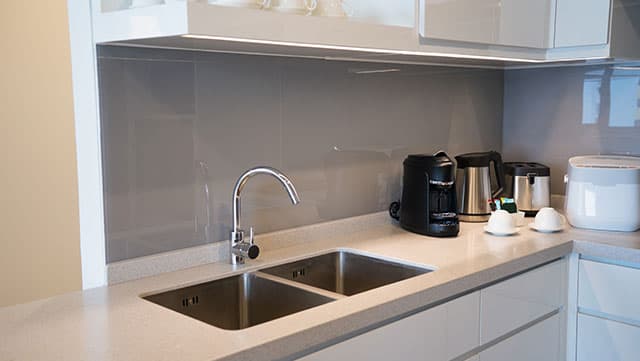 Clear glass splashback