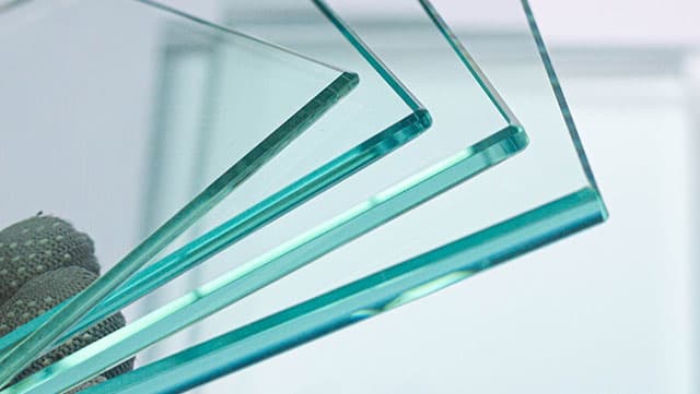 Clear float glass for windows and shelving