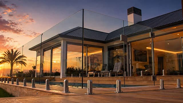 Framed aluminium glass balustrade
